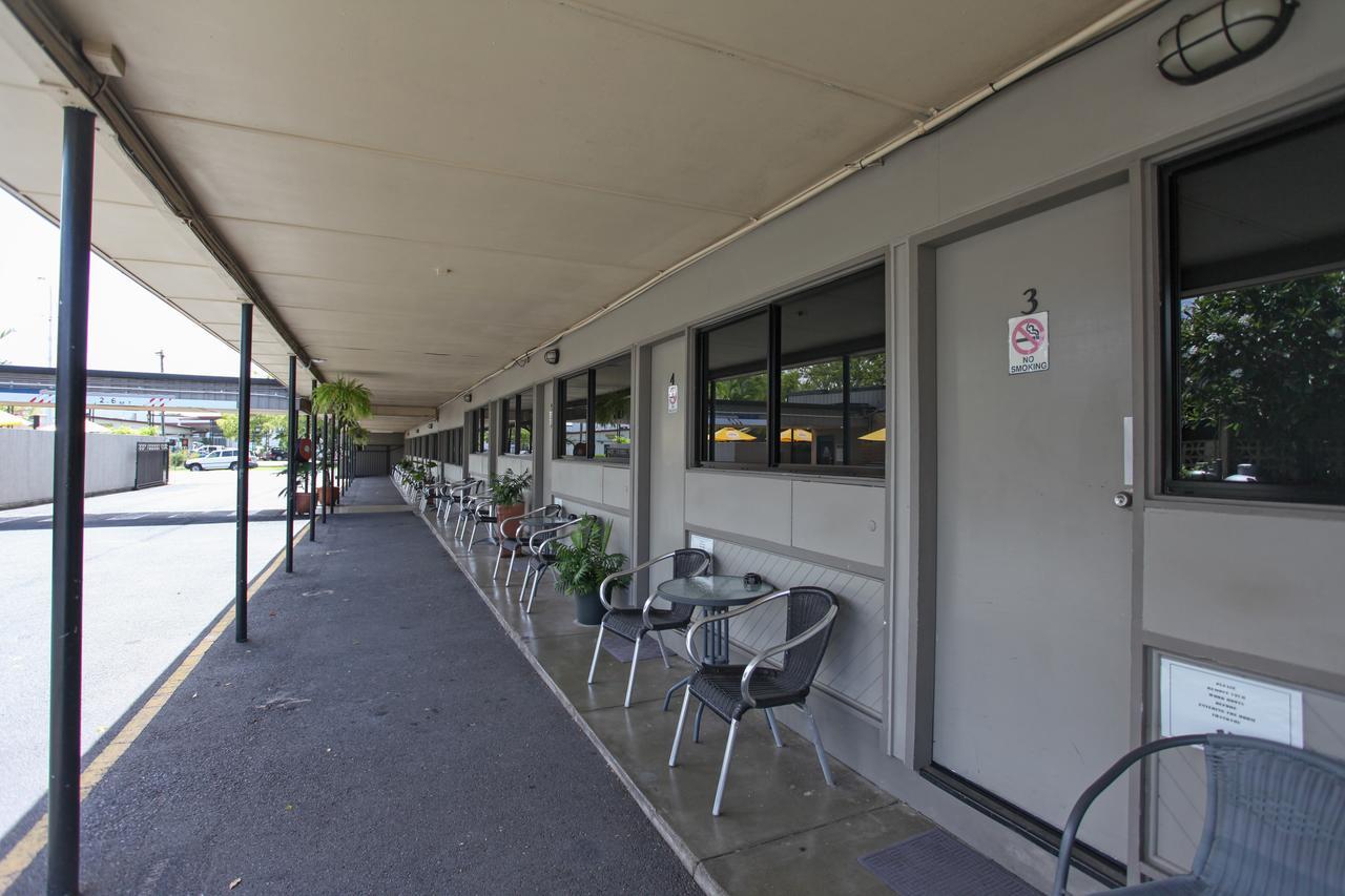 Tandara Hotel Motel Sarina Εξωτερικό φωτογραφία