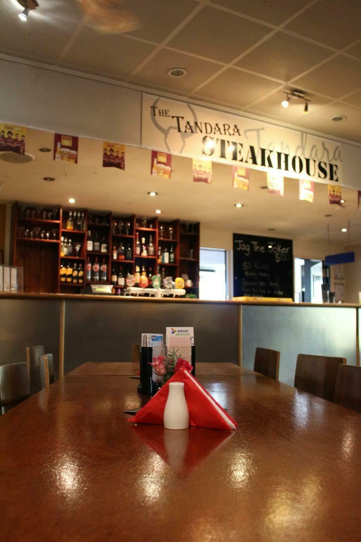 Tandara Hotel Motel Sarina Εξωτερικό φωτογραφία