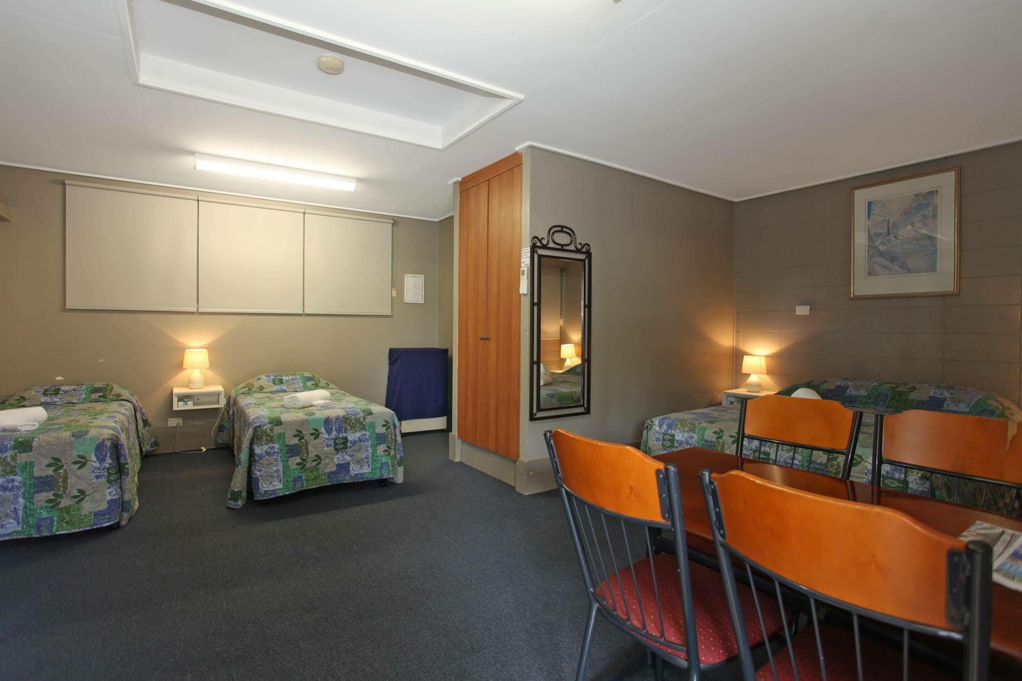 Tandara Hotel Motel Sarina Εξωτερικό φωτογραφία