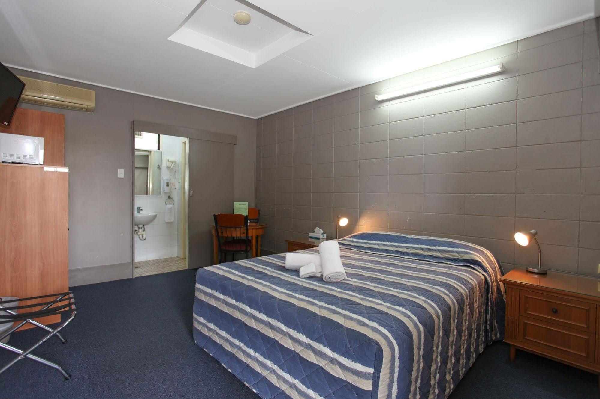 Tandara Hotel Motel Sarina Εξωτερικό φωτογραφία