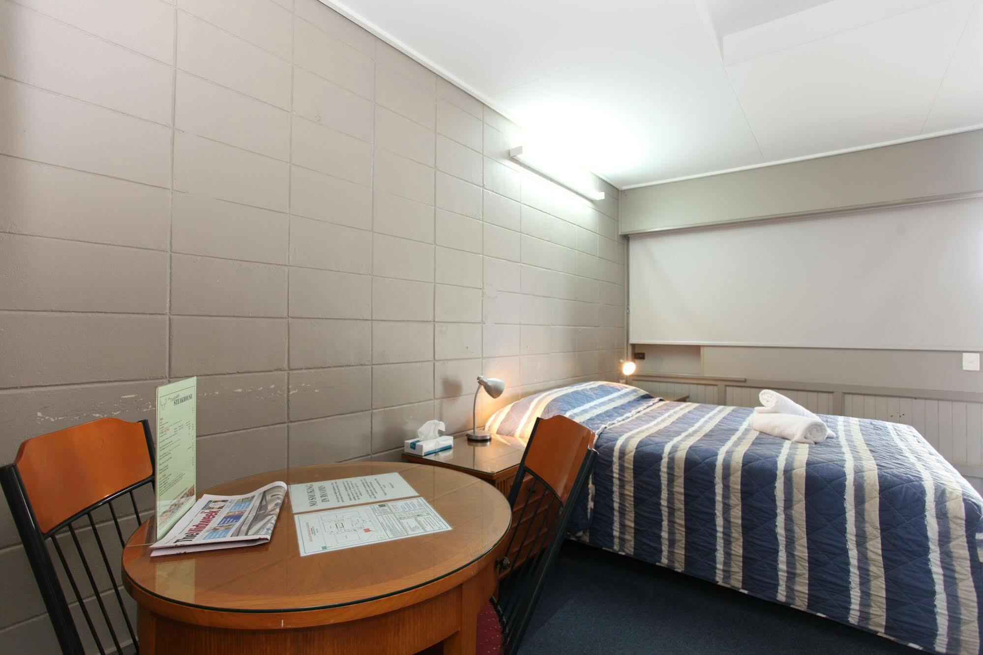 Tandara Hotel Motel Sarina Εξωτερικό φωτογραφία