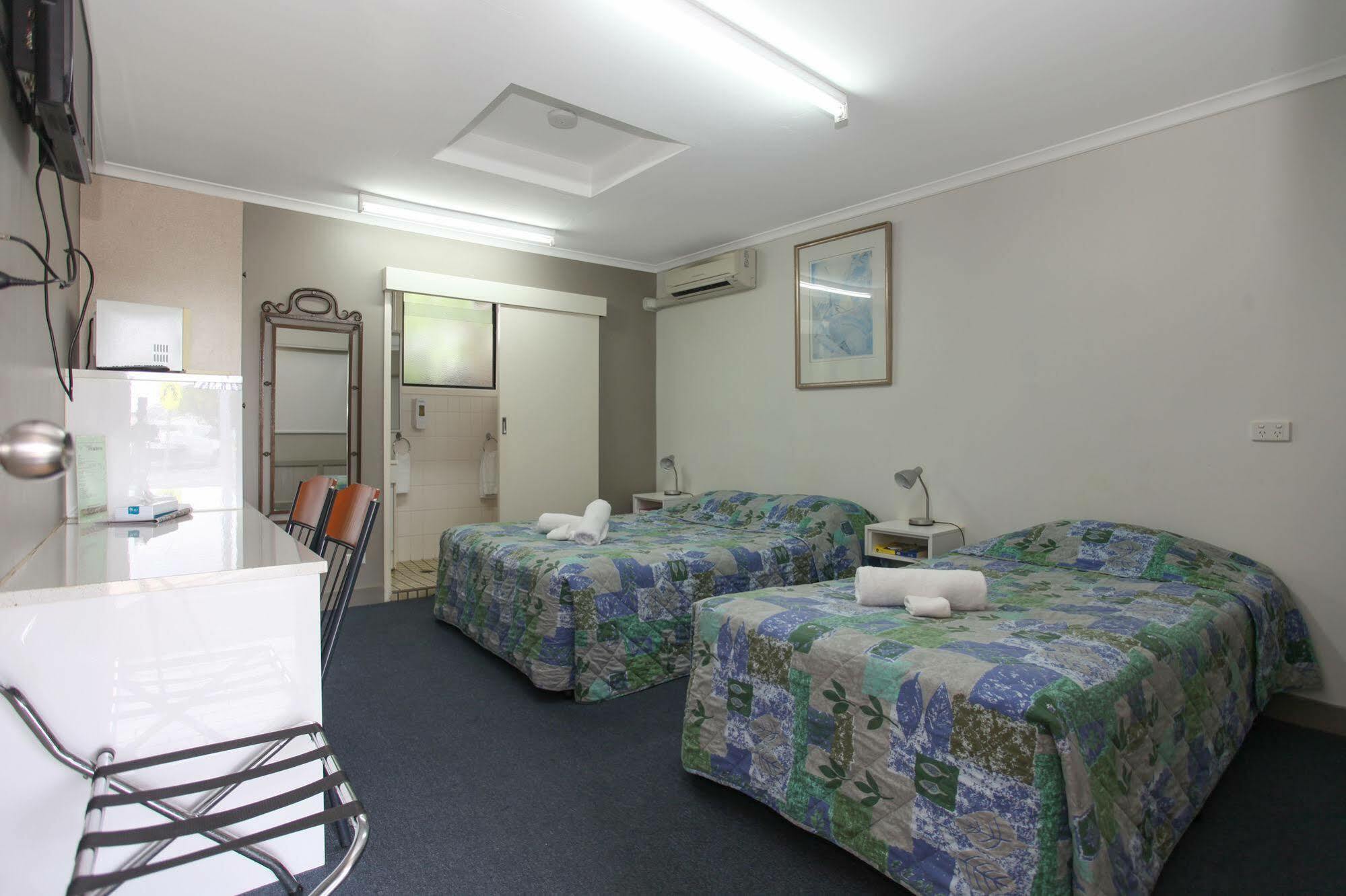 Tandara Hotel Motel Sarina Εξωτερικό φωτογραφία